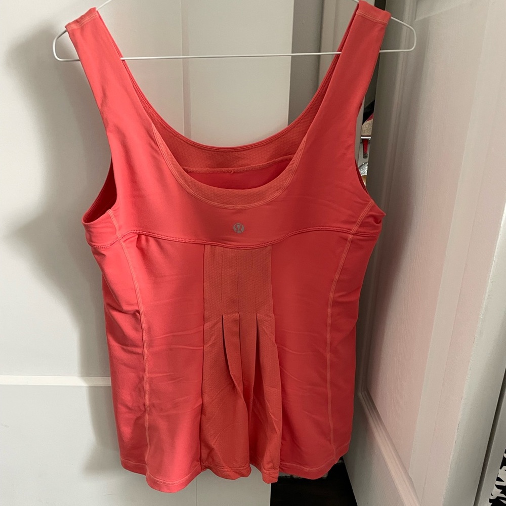 Lululemon size 8